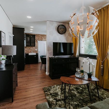 Apartmany Evia Clinic Levice Exterior foto